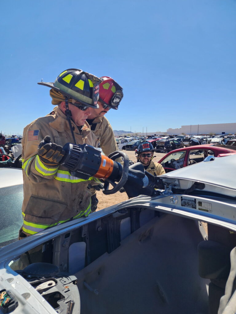 Side resting, door removal using a combi tool